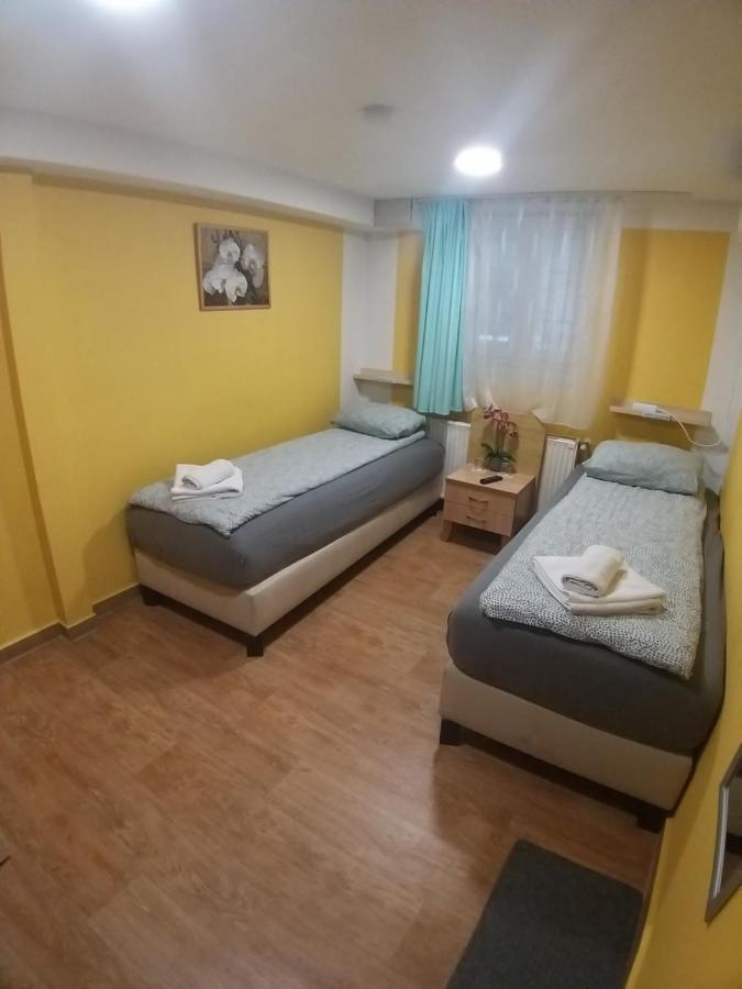 בודפשט Deniz Guesthouse מראה חיצוני תמונה