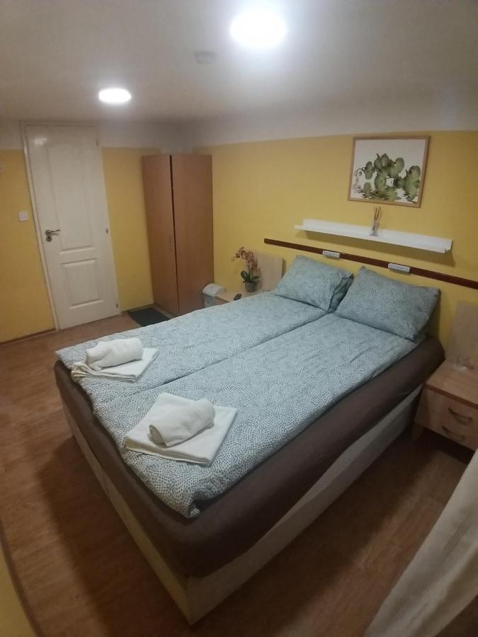 בודפשט Deniz Guesthouse מראה חיצוני תמונה