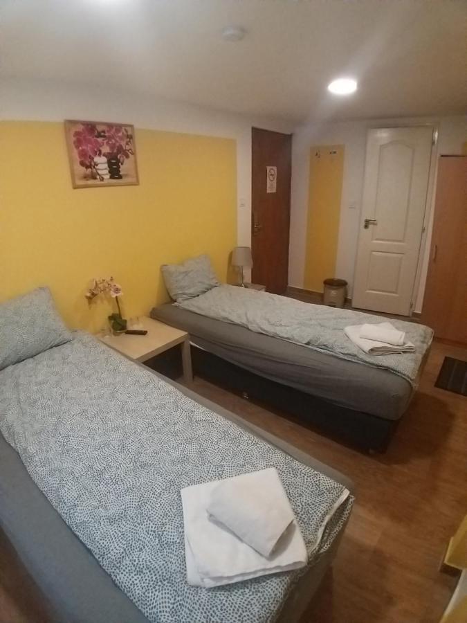 בודפשט Deniz Guesthouse מראה חיצוני תמונה